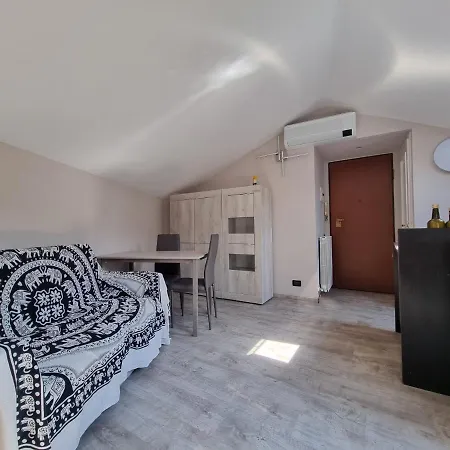 Rosa Apartment Imperia