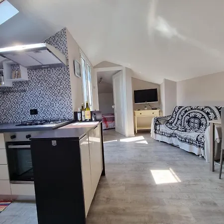 Rosa Apartment Imperia